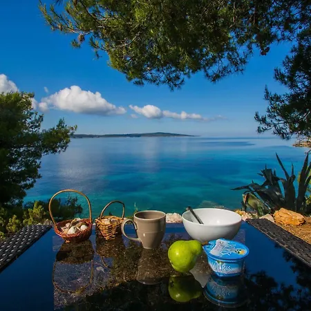 Cast Away - Eco Holiday park Zavala
