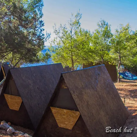 Cast Away - Eco * Zavala